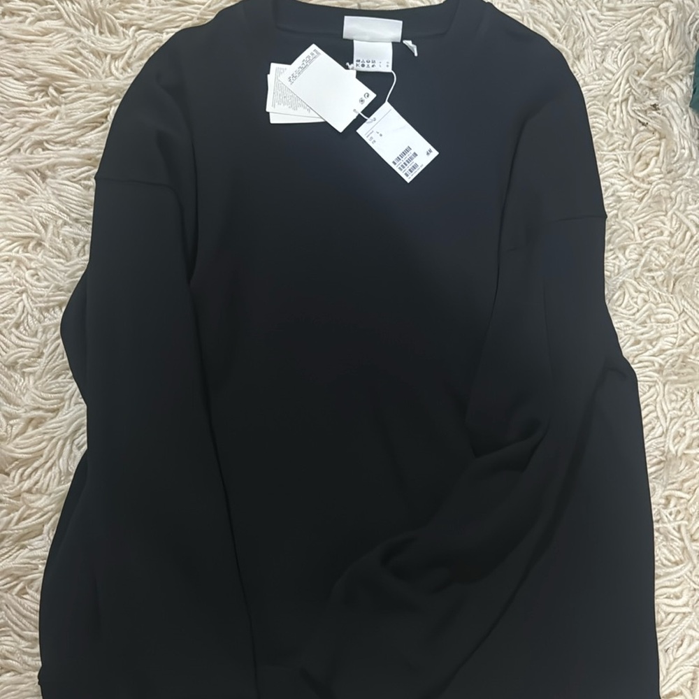 H&M black heavy weight crewneck